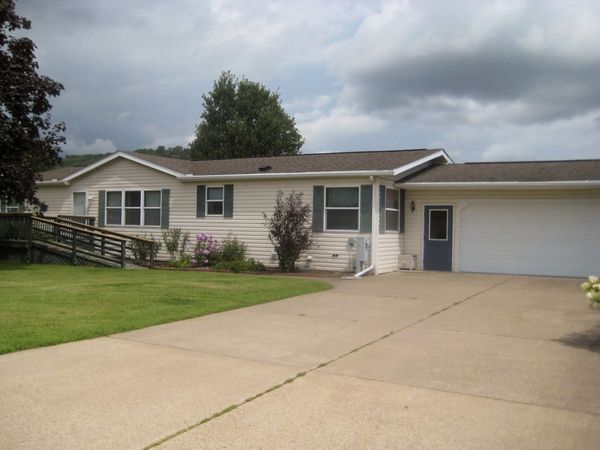 37176 Seymour Drive, Prairie Du Chien, WI 53821