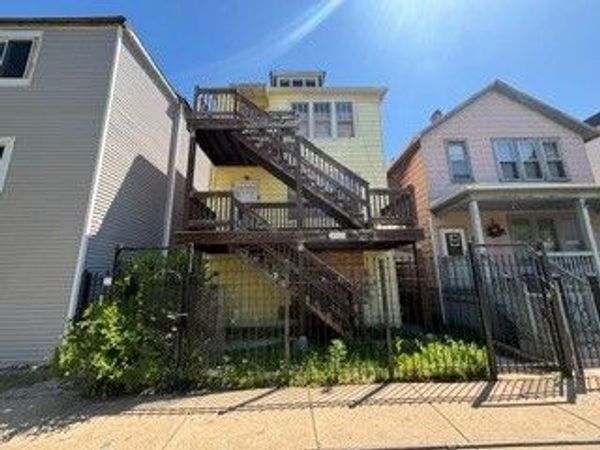 8919 S Escanaba Avenue , Chicago, IL 60617
