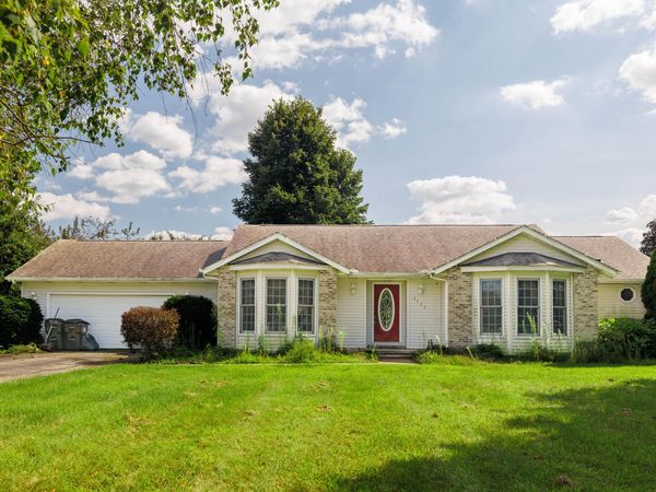 3525 W Kozak Drive , Wheatfield, IN 46392