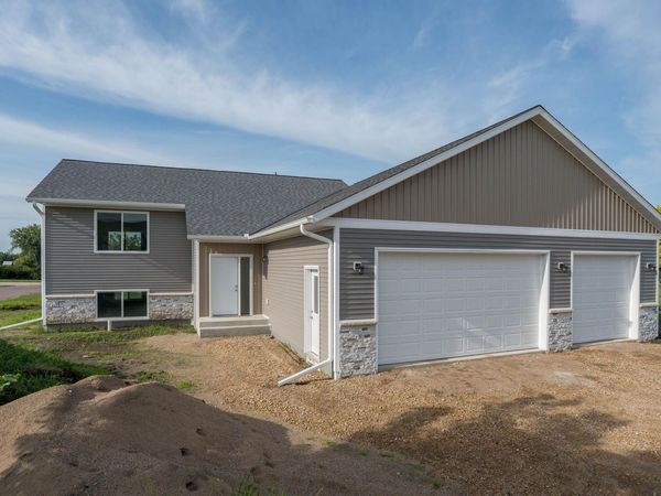 123 Erin Court , Nicollet, MN 56074