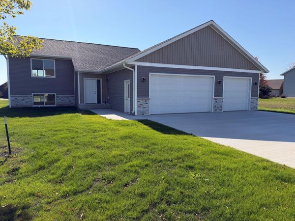 123 Erin Court, Nicollet, MN 56074