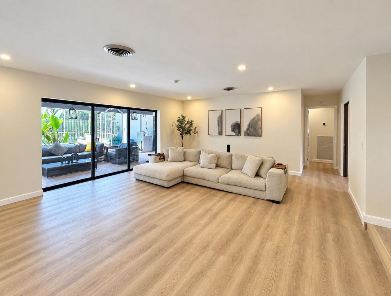 560 S Lake Dasha Drive, Plantation, FL 33324 Photo