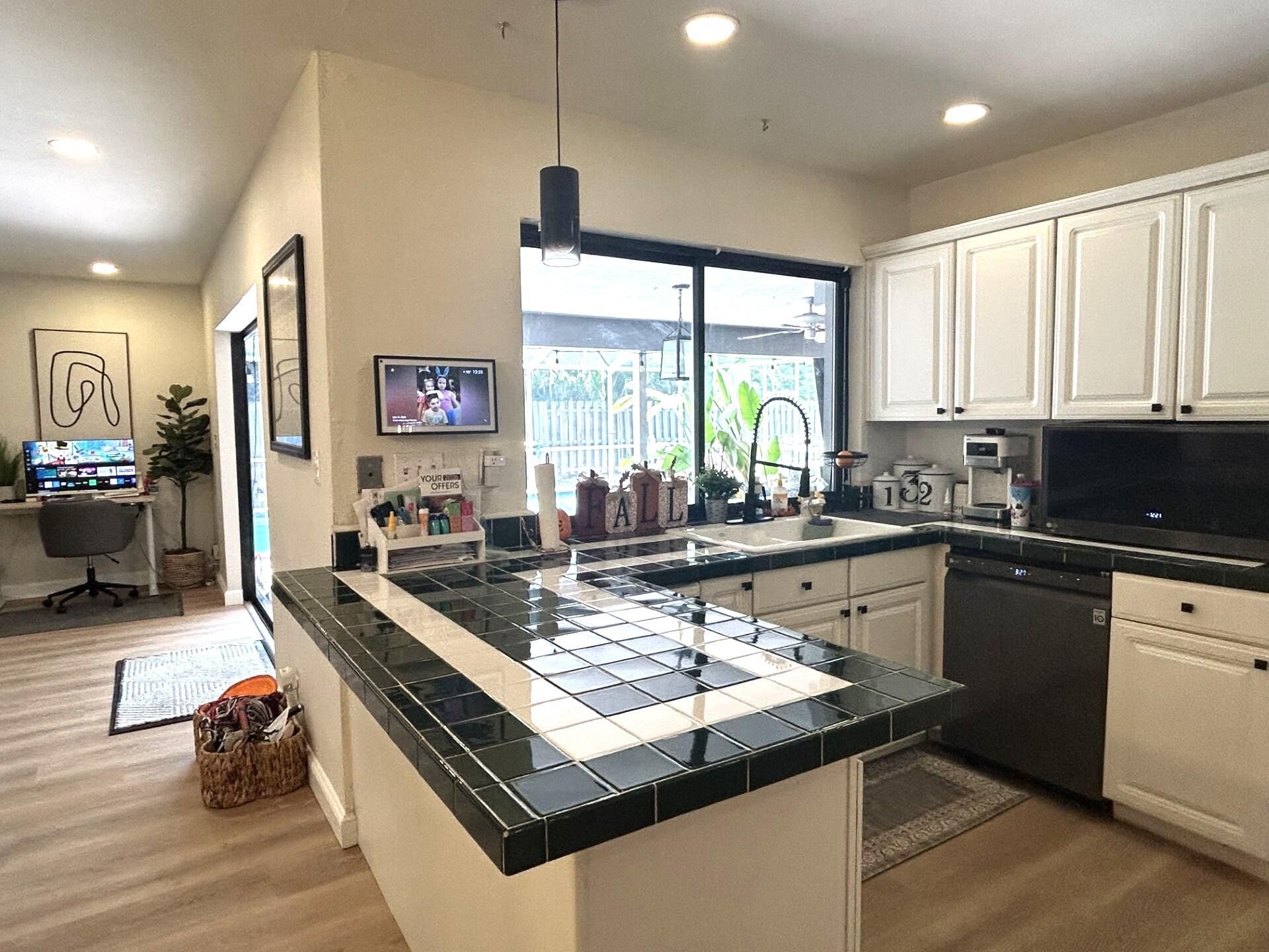 560 S Lake Dasha Drive, Plantation, FL 33324 Photo