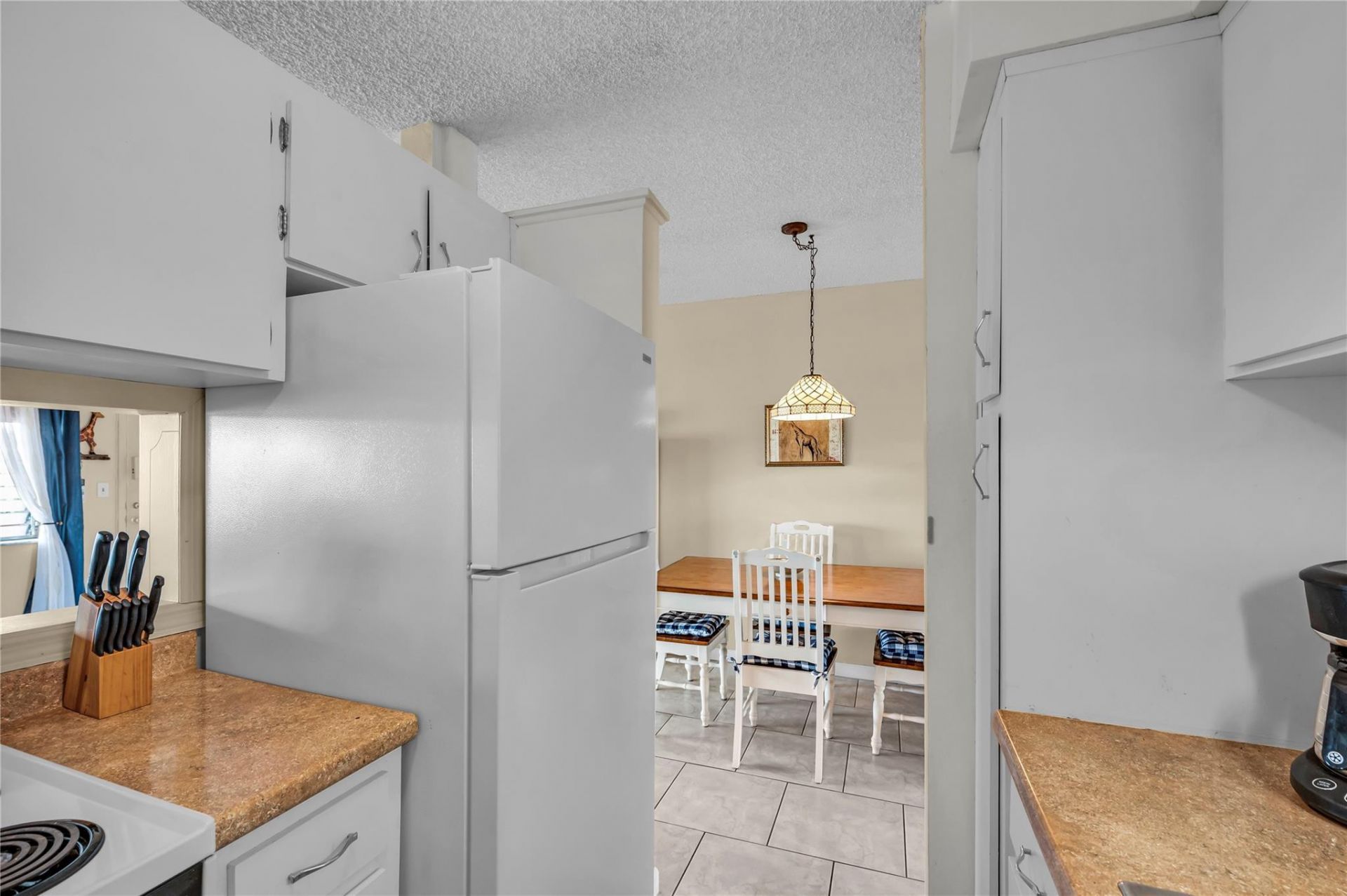 925 SW 11th Avenue, Unit j17, Hallandale Beach, FL 33009 Photo