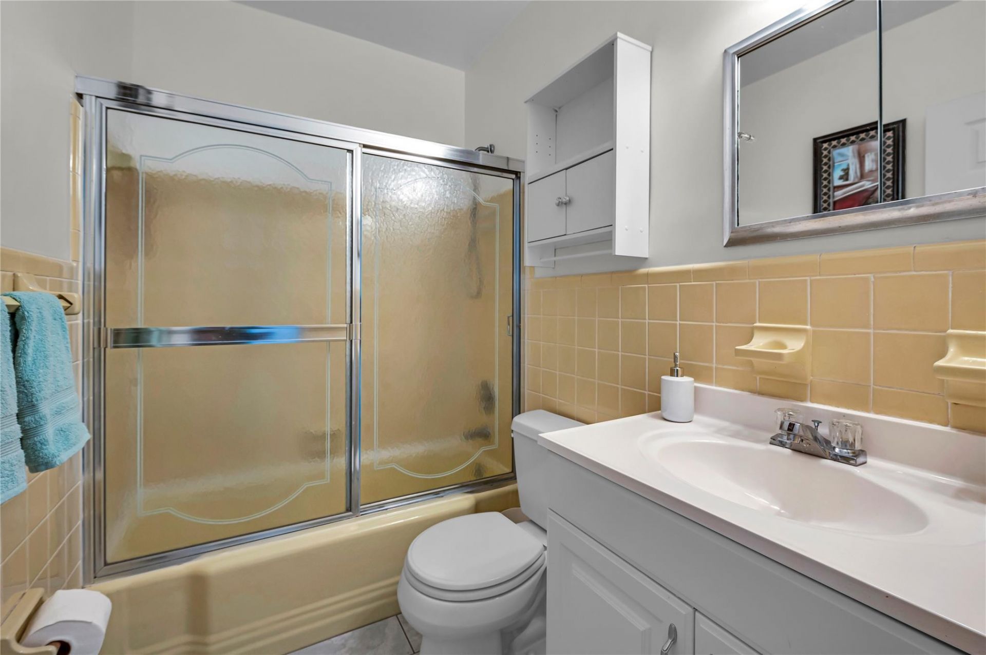 925 SW 11th Avenue, Unit j17, Hallandale Beach, FL 33009 Photo