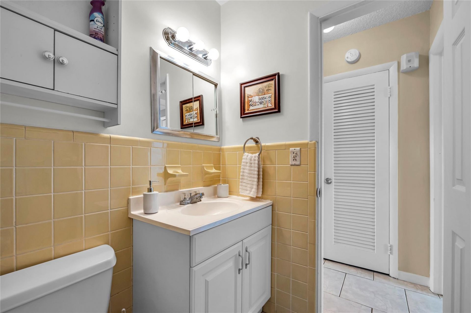 925 SW 11th Avenue, Unit j17, Hallandale Beach, FL 33009 Photo