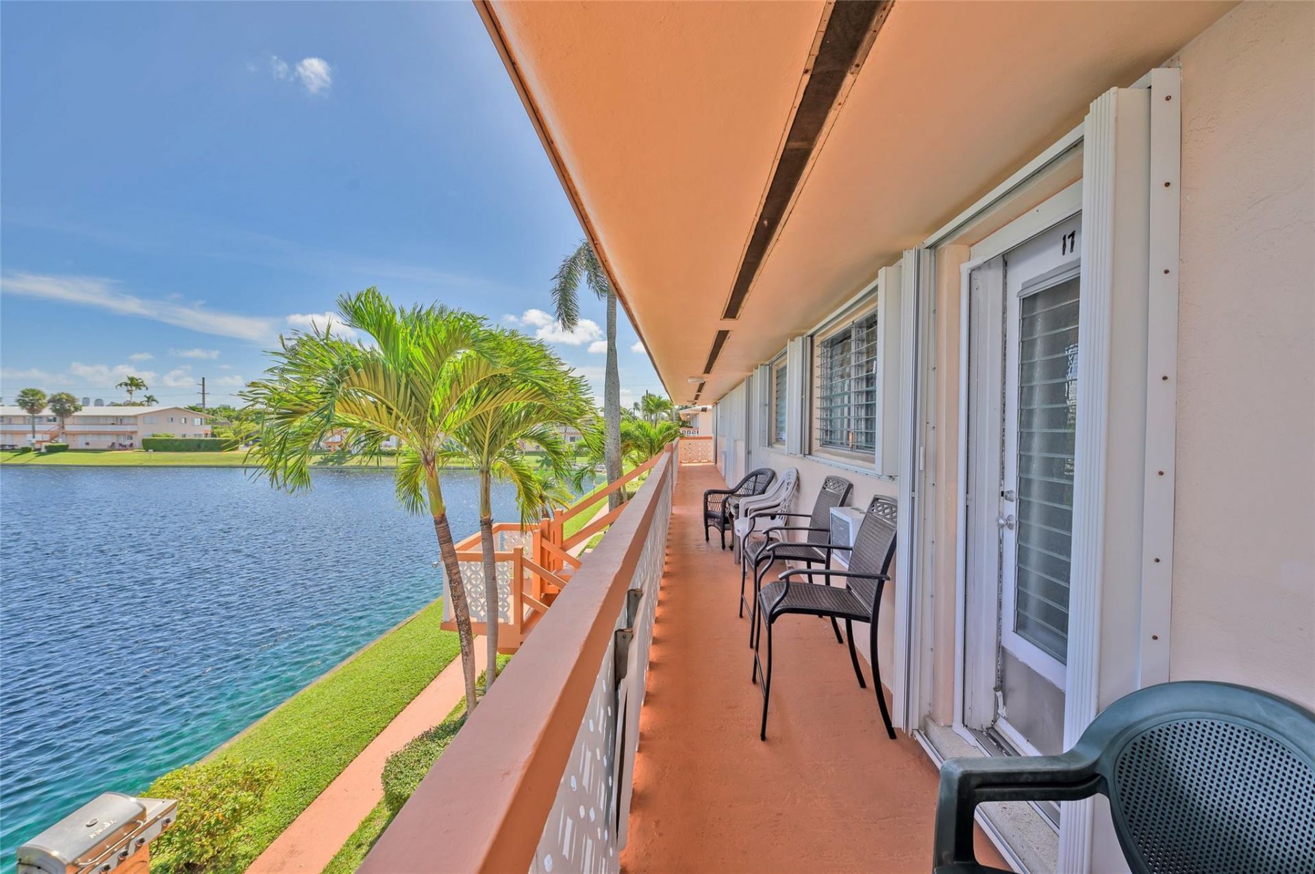 925 SW 11th Avenue, Unit j17, Hallandale Beach, FL 33009 Photo