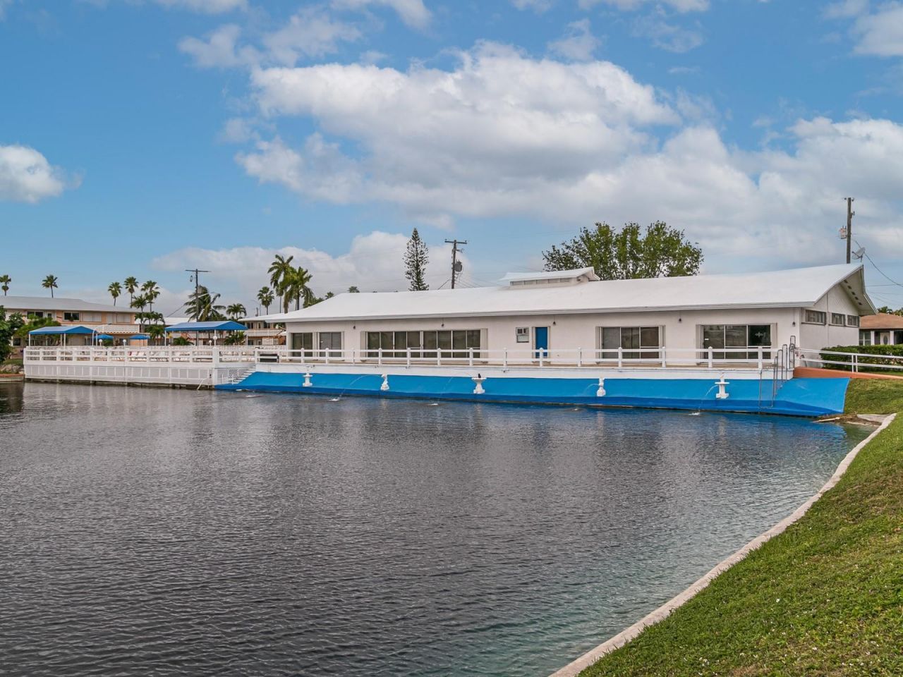 925 SW 11th Avenue, Unit j17, Hallandale Beach, FL 33009 Photo