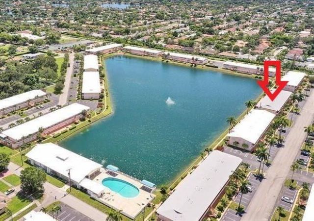 925 SW 11th Avenue, Unit j17, Hallandale Beach, FL 33009 Photo