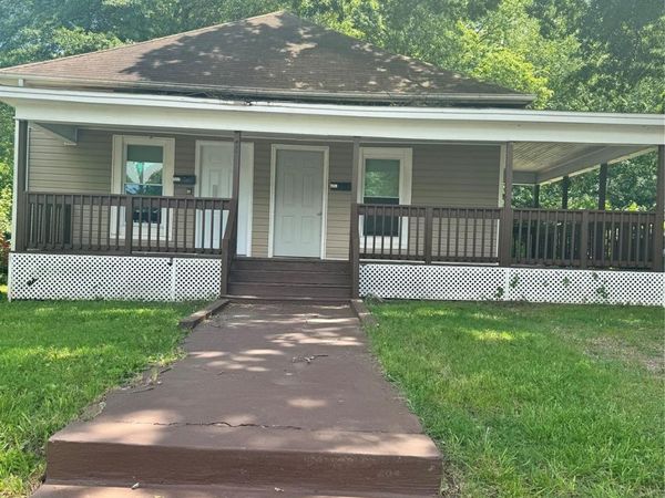 617 Pinoca Street , Charlotte, NC 28208