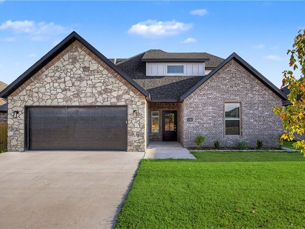 6800 SW High Meadow Boulevard , Bentonville, AR 72713
