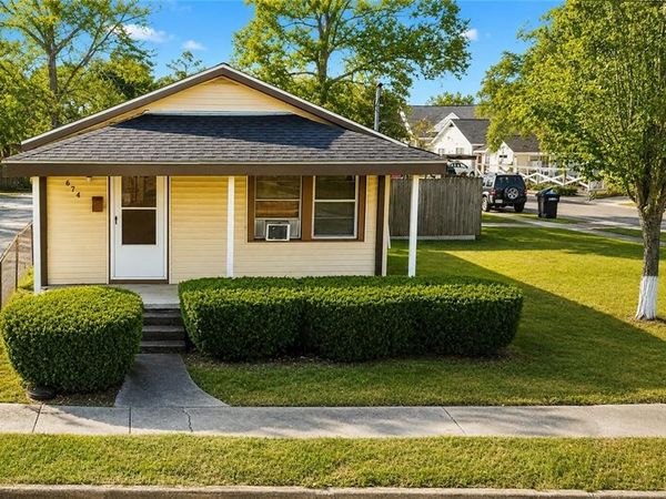 674 HICKORY Avenue, Harahan, LA 70123