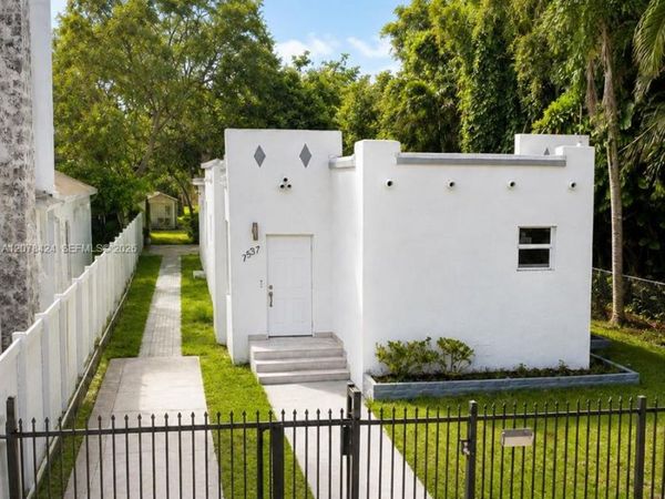 7537 NW 3rd Ave , Miami, FL 33150