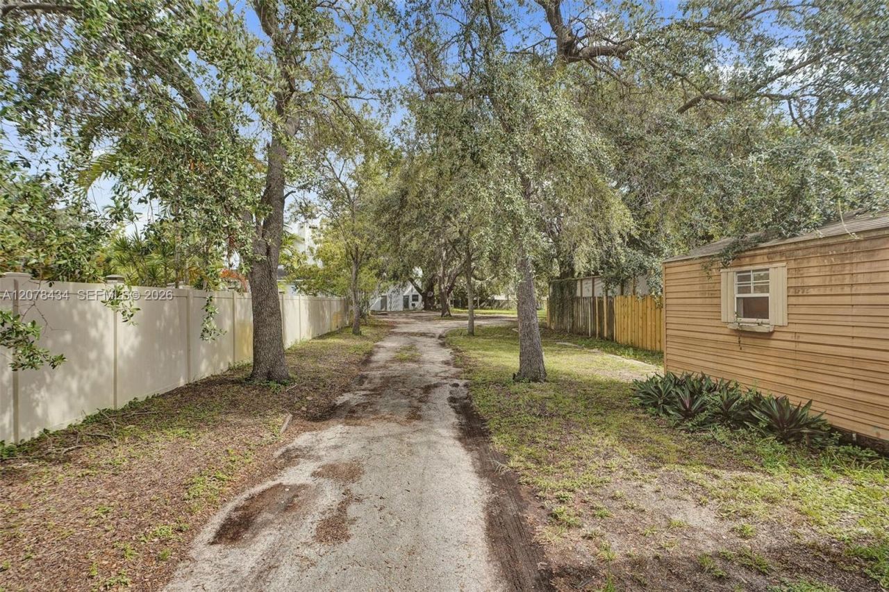 0 171 St , North Miami Beach, FL 33162 Photo