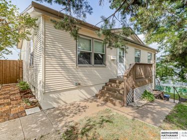 1210 Sunny Lane, Bellevue, NE 68005