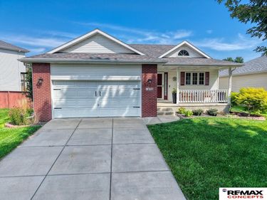 1636 Blackhawk Drive, Lincoln, NE 68521