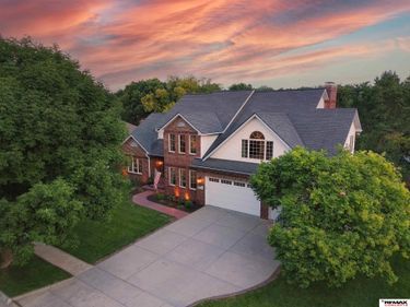 8201 Dorset Drive, Lincoln, NE 68510