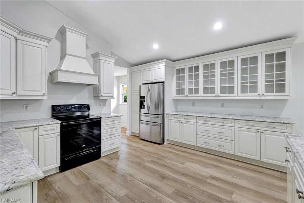 7052 Timberland Cir, Naples, FL 34109 Photo