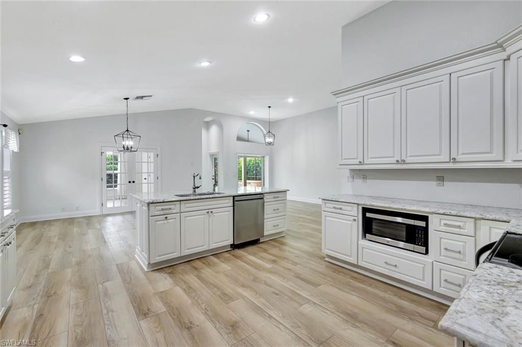 7052 Timberland Cir, Naples, FL 34109 Photo