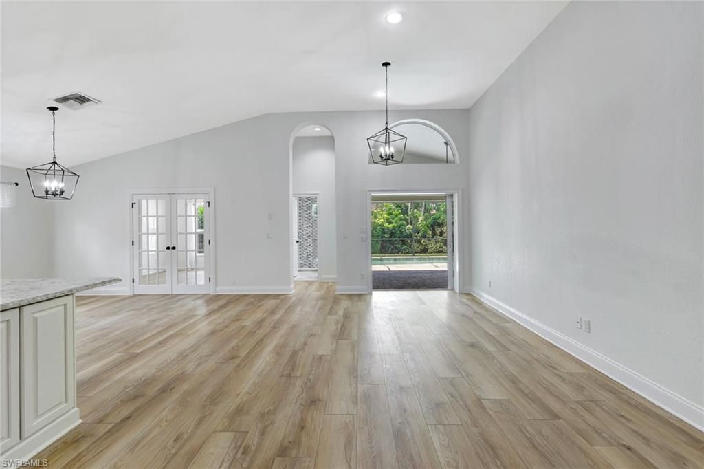 7052 Timberland Cir, Naples, FL 34109 Photo