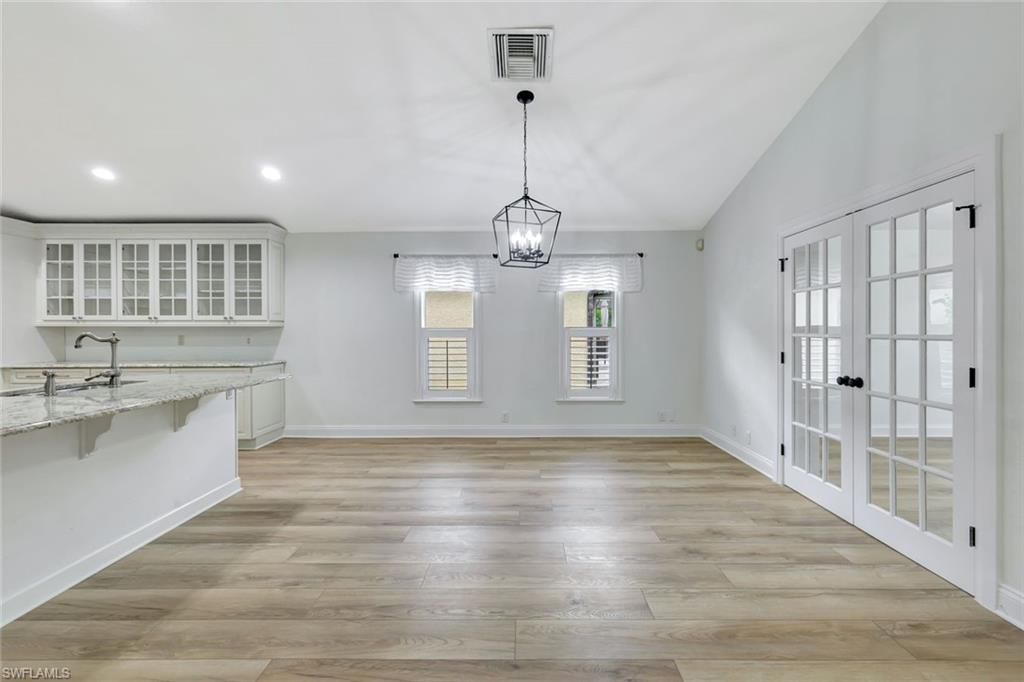 7052 Timberland Cir, Naples, FL 34109 Photo