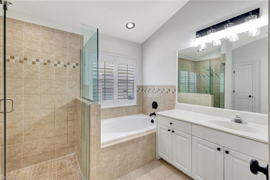 7052 Timberland Cir, Naples, FL 34109 Photo