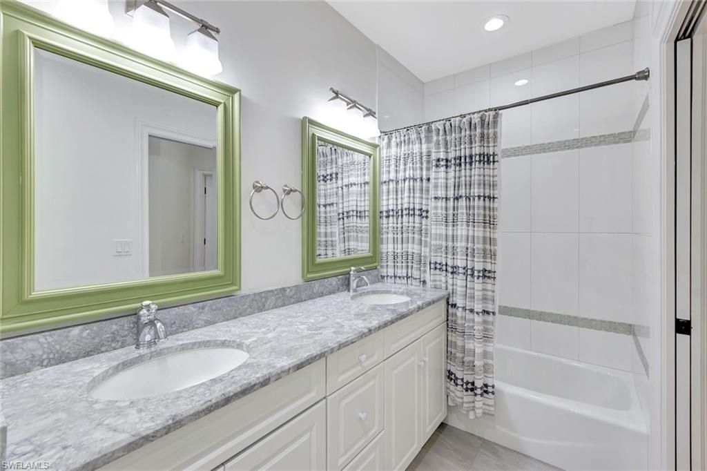 7052 Timberland Cir, Naples, FL 34109 Photo