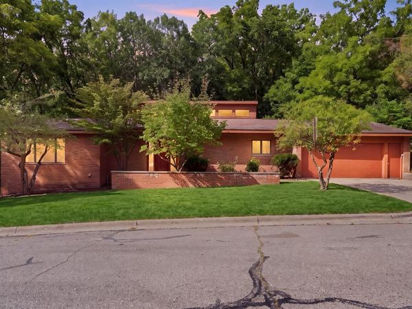 17 Regent Drive, Ann Arbor, MI 48104