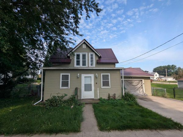 212 NW 8 Street, Waukon, IA 52172