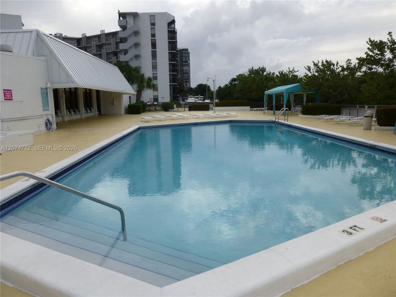 3401 N Country Club Dr , Unit EI403, Aventura, FL 33180 Photo