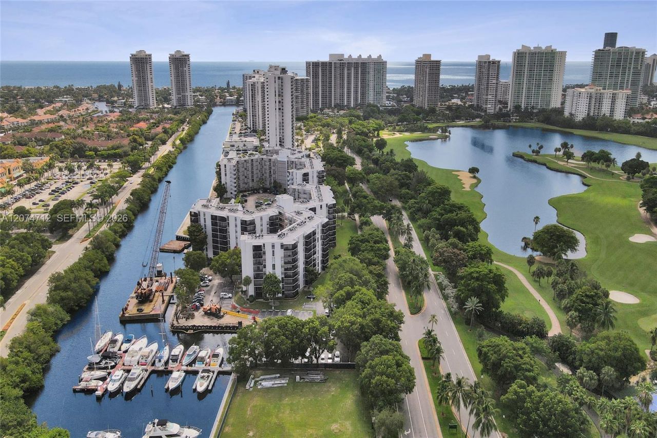 3401 N Country Club Dr , Unit EI403, Aventura, FL 33180 Photo