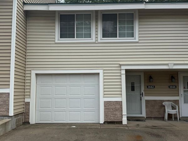 1642 River Bluff Court , Unit 105, Eagan, MN 55121