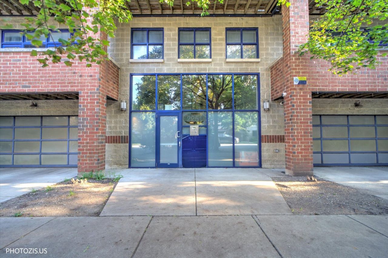2251 W St Paul Avenue, Unit 3C, Chicago, IL 60647 Main Photo