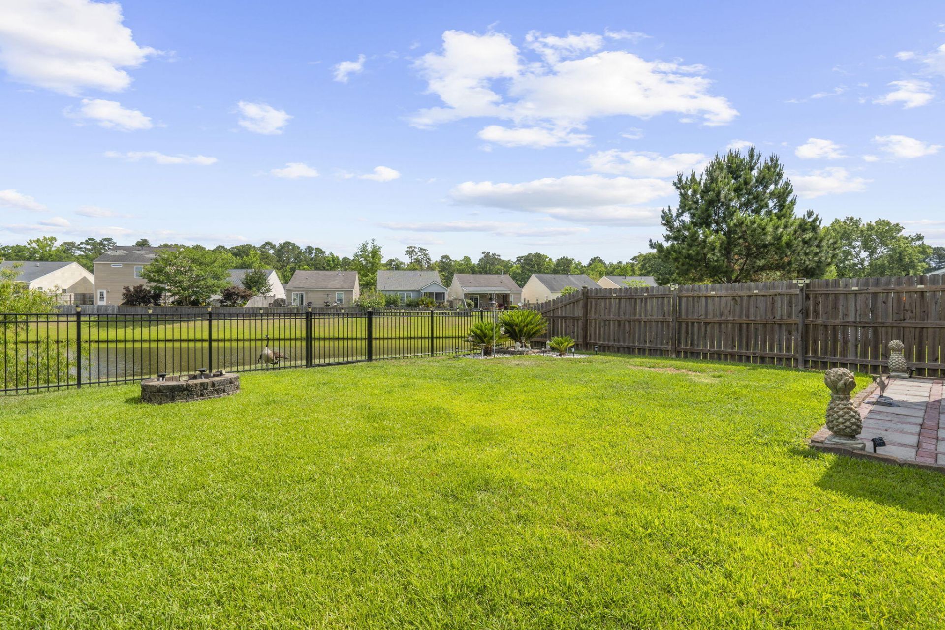 314 Salkahatchie Street Photo 34