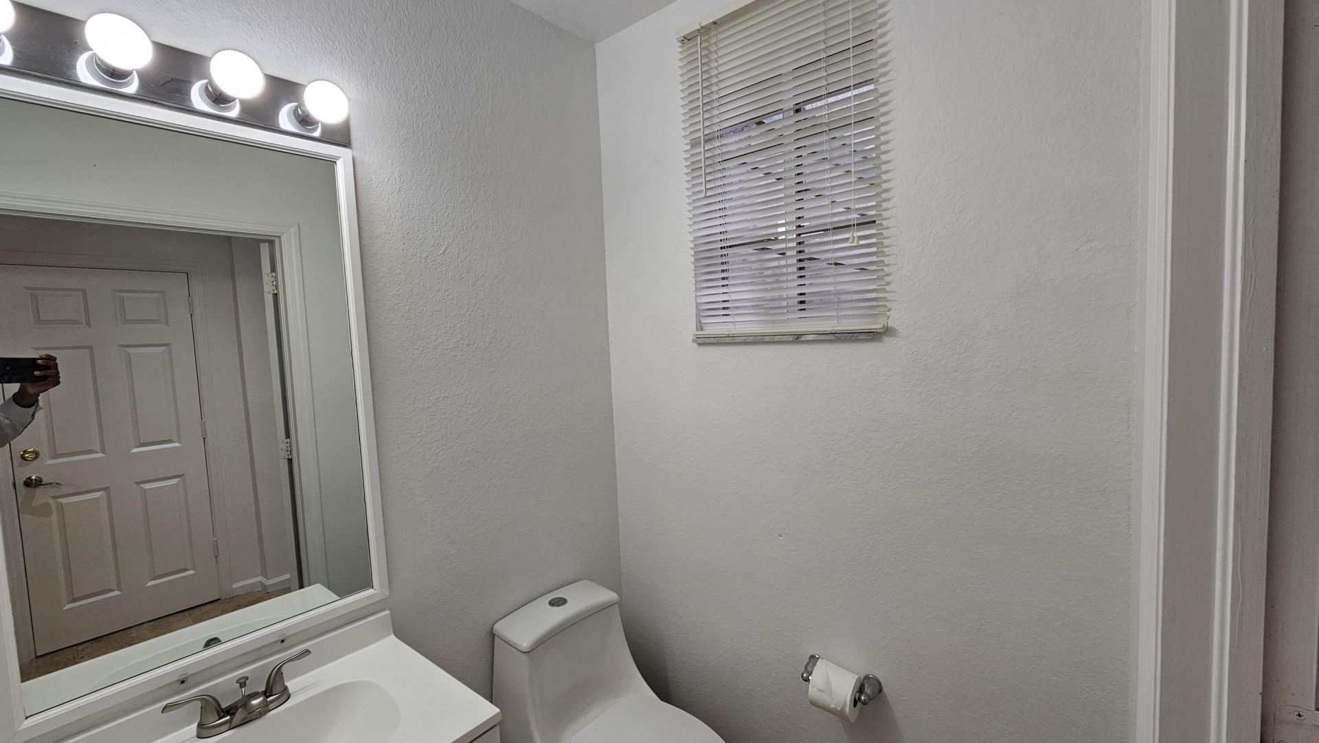 2022 Island Drive, Riviera Beach, FL 33404 Photo