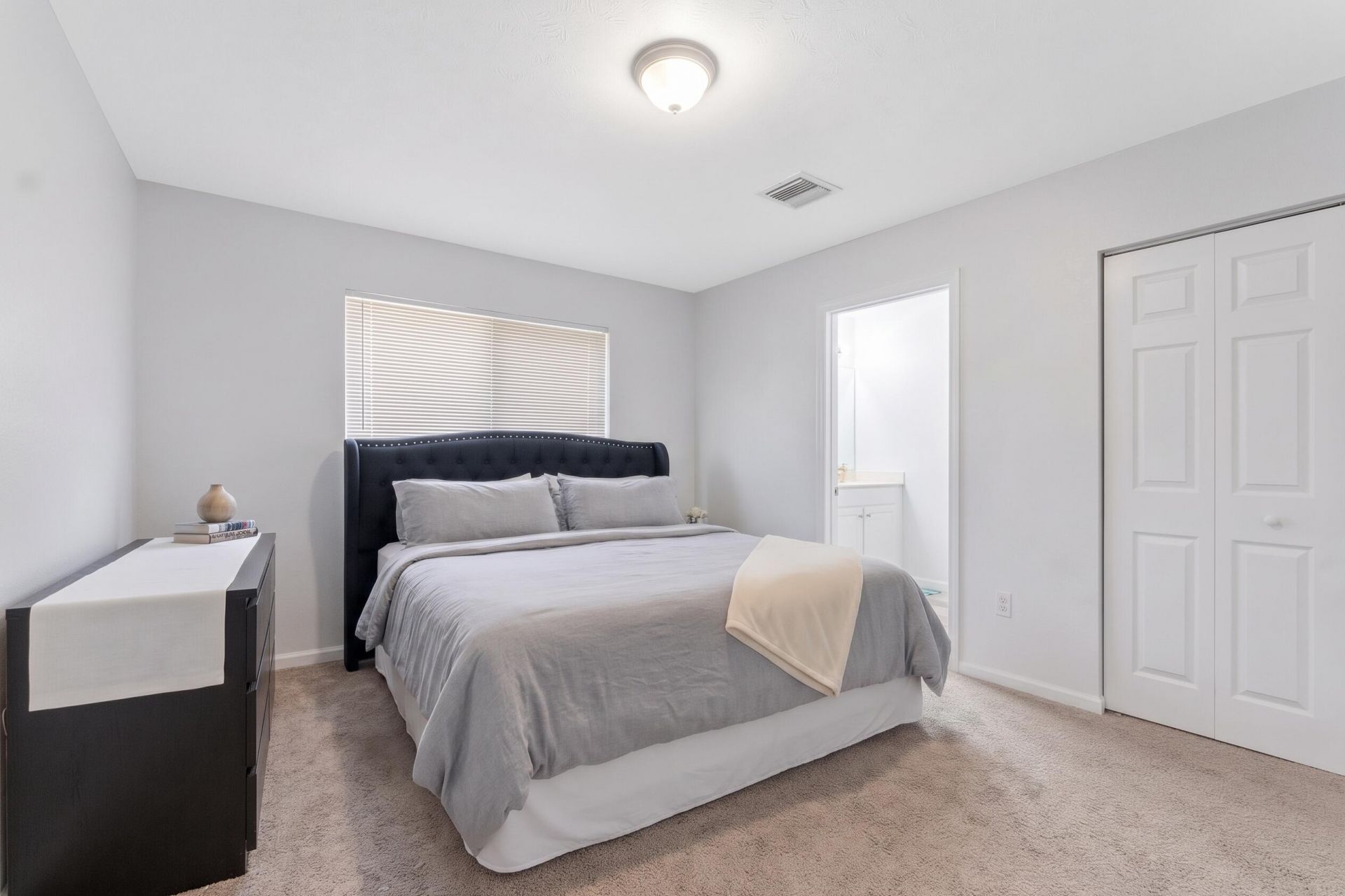 2022 Island Drive, Riviera Beach, FL 33404 Photo