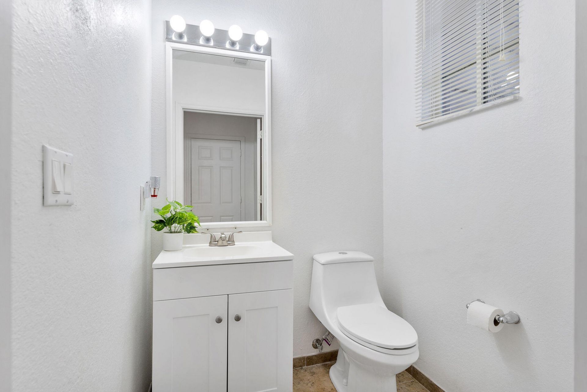 2022 Island Drive, Riviera Beach, FL 33404 Photo