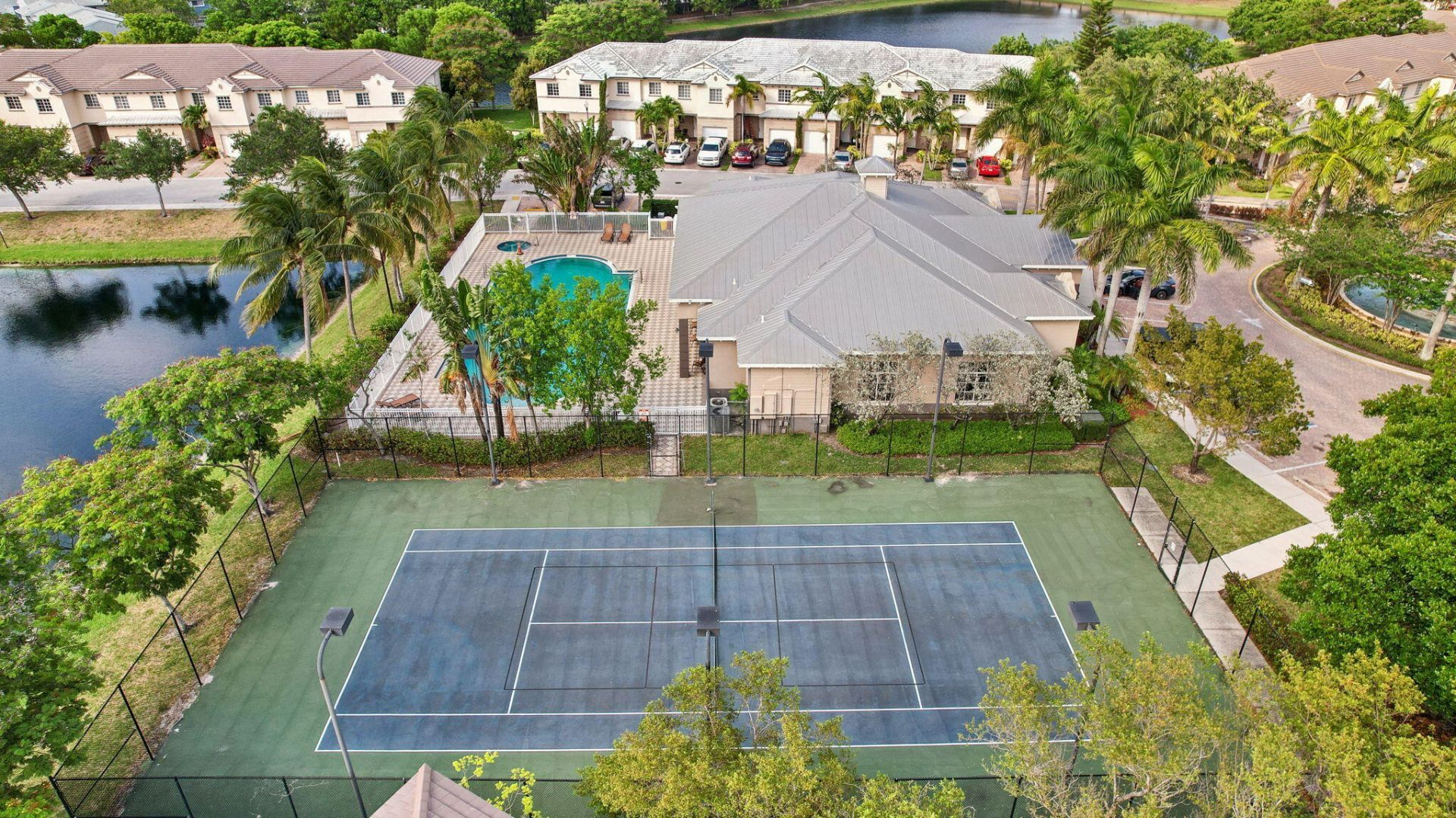 2022 Island Drive, Riviera Beach, FL 33404 Photo