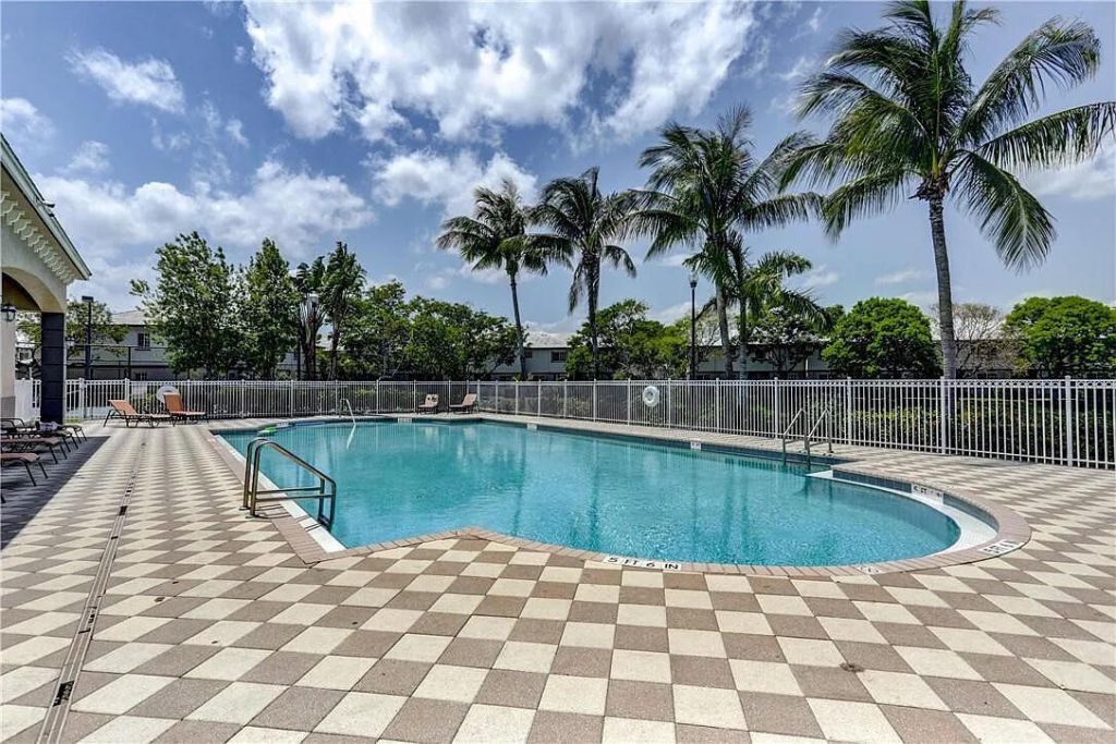 2022 Island Drive, Riviera Beach, FL 33404 Photo