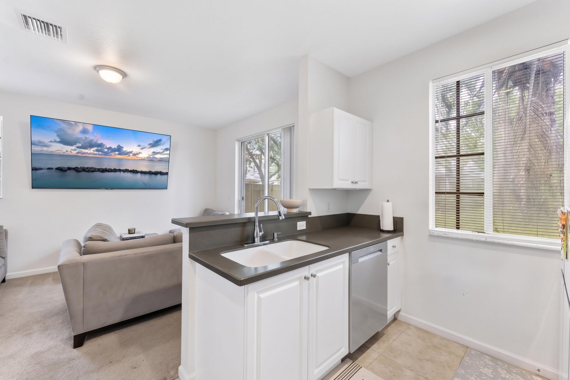 2022 Island Drive, Riviera Beach, FL 33404 Photo