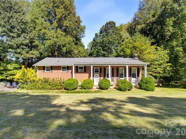 5675 Sweetbriar Road, Pfafftown, NC 27040