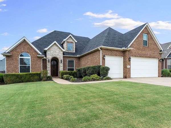 5404 S Braebourne Road, Rogers, AR 72758
