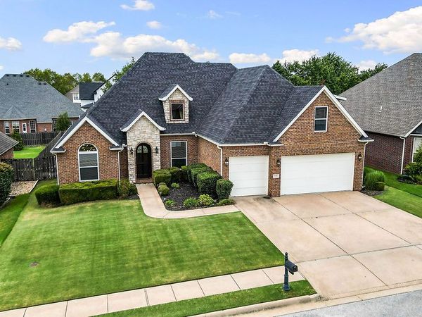 5404 S Braebourne Road, Rogers, AR 72758
