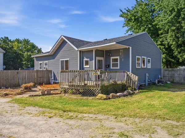 404 BLEEKER, Muscatine, IA 52761
