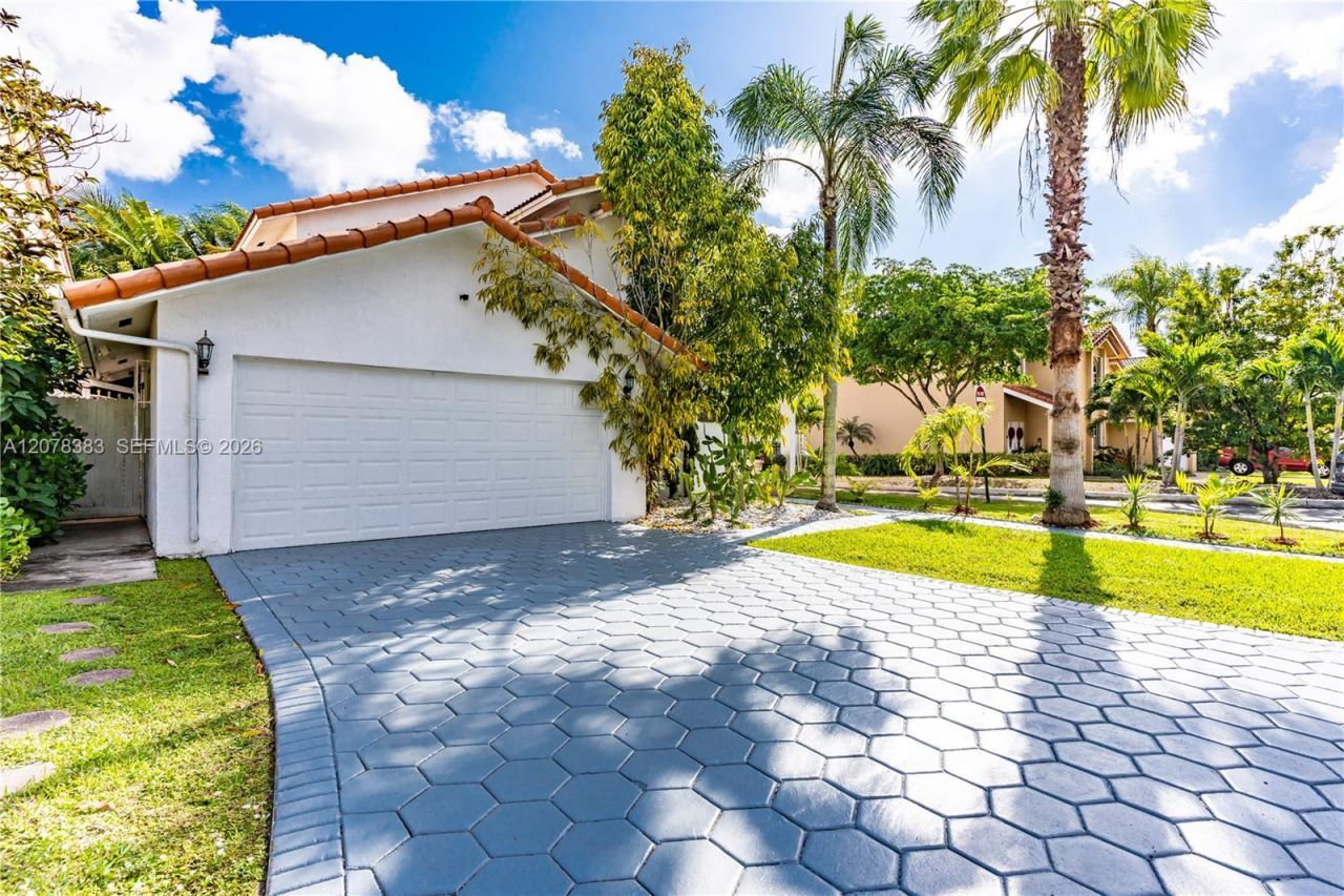 8909 SW 108th Cir Ct, Miami, FL 33176 Photo