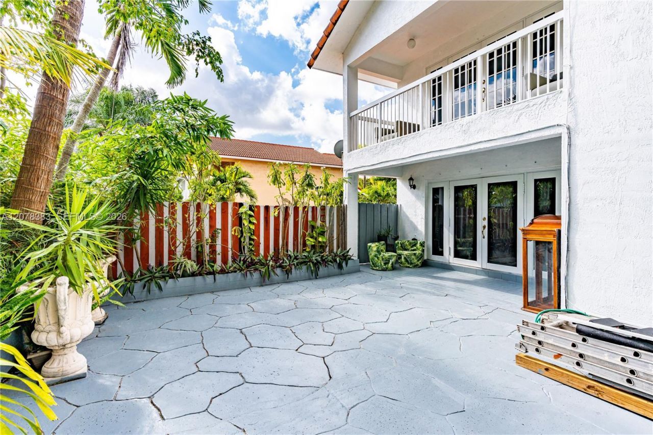 8909 SW 108th Cir Ct, Miami, FL 33176 Photo