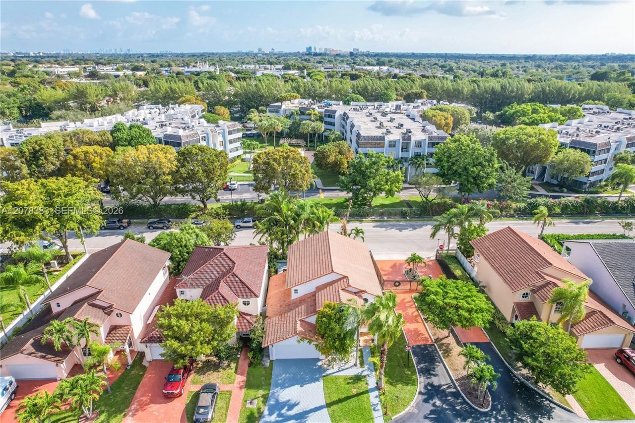 8909 SW 108th Cir Ct, Miami, FL 33176 Photo
