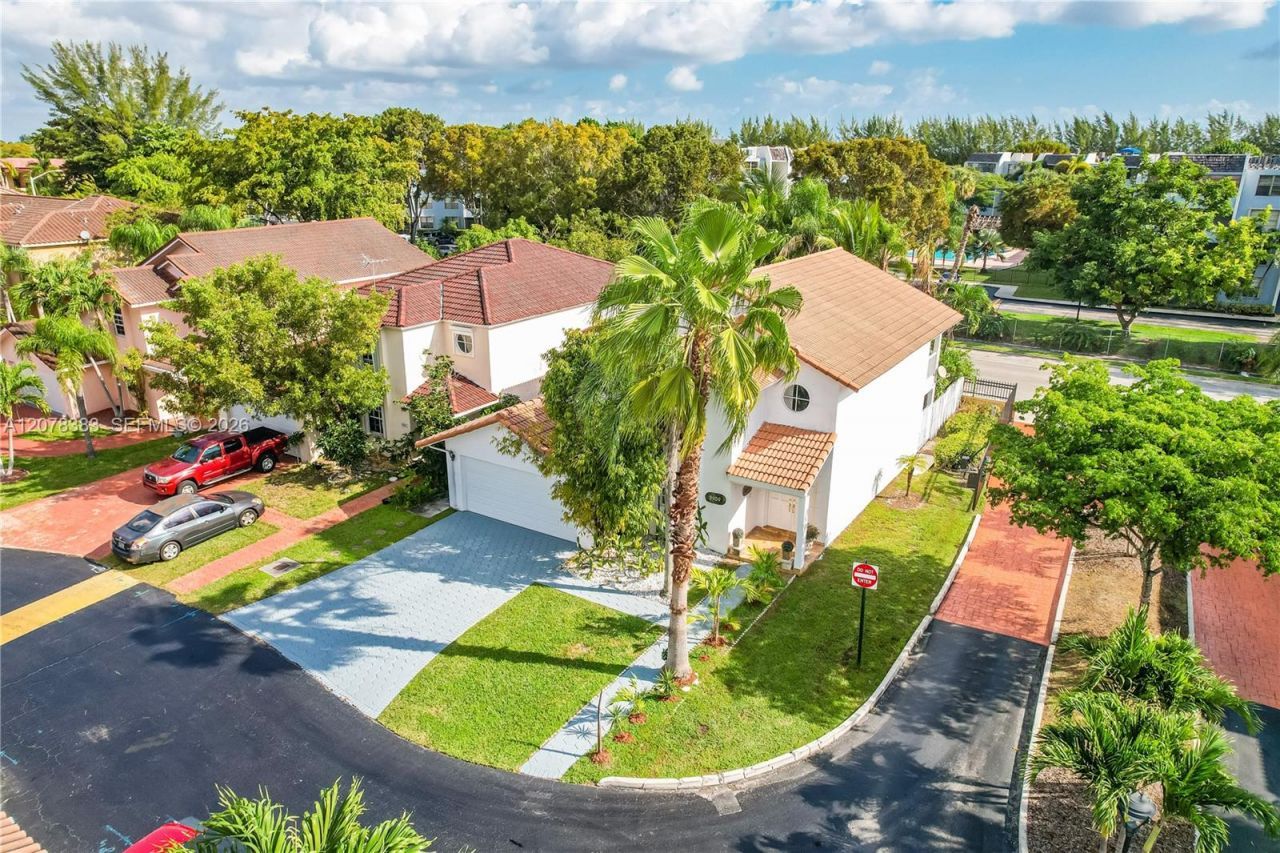 8909 SW 108th Cir Ct, Miami, FL 33176 Photo