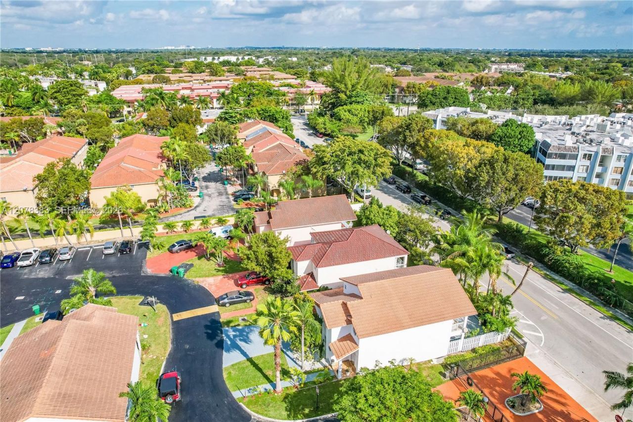 8909 SW 108th Cir Ct, Miami, FL 33176 Photo