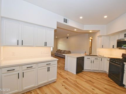 17000 Wedge Parkway, Unit 212, Reno, NV 89511 Photo